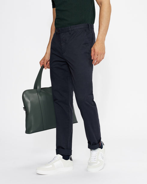 <P>Slim Fit Chinos</P>